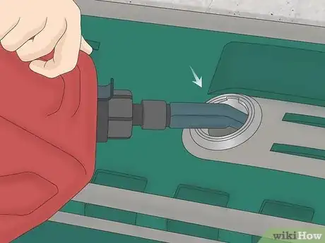 Image titled Use a Gas Can Step 11