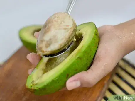 Image titled Peel an Avocado Step 5Bullet3