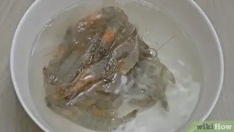 Image titled Clean Prawns Step 1