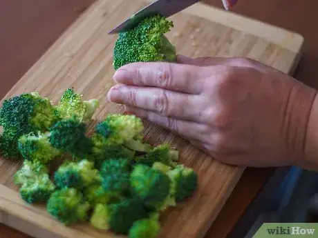 Image titled Eat Raw Broccoli Step 3