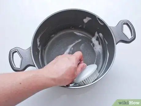 Image titled Clean a Cast Iron Dutch Oven Step 10