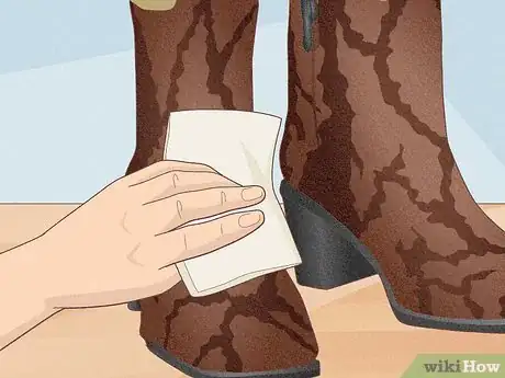 Image titled Clean Snakeskin Boots Step 3
