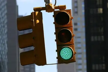 Image titled Traffic light
