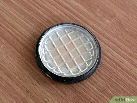 Image titled Make Loose Face Powder Into Compact at Home Step 1