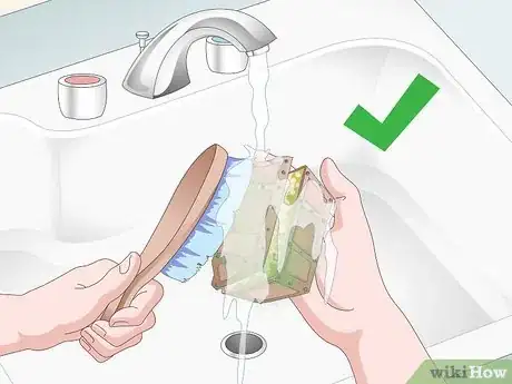 Image titled Remove Fish from an Aquarium to Clean Step 15
