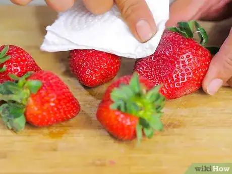 Image titled Store Strawberries Step 1