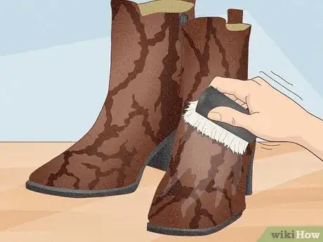 Image titled Clean Snakeskin Boots Step 2