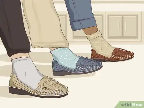 Image titled Wear Huaraches Step 11.jpeg