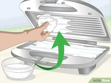 Image titled Clean a Panini Grill Step 4