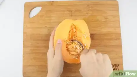 Image titled Cut a Cantaloupe Step 3
