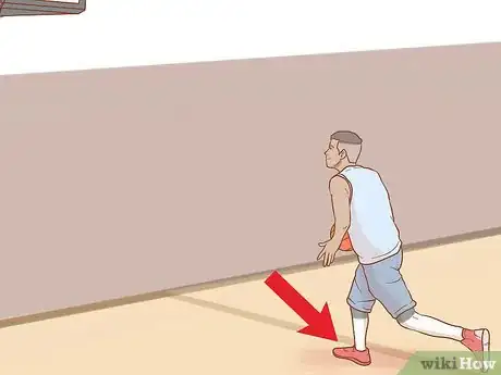 Image titled Do a Lay Up Step 2