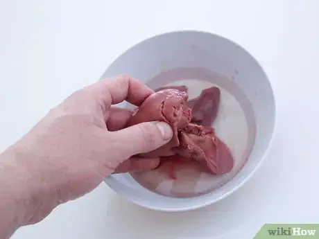 Image titled Clean Chicken Livers Step 1