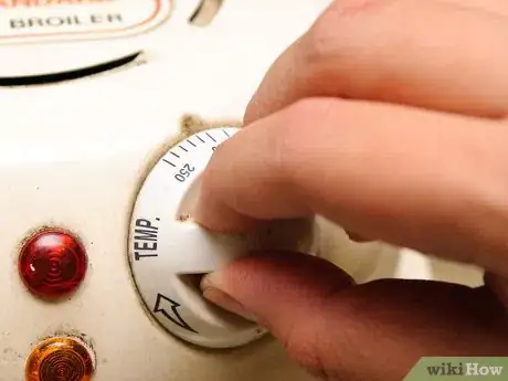 Image titled Make Baked Potatoes in a Halogen Oven Step 4