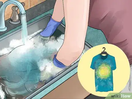 Image titled Tie Dye a Shirt the Quick and Easy Way Step 37
