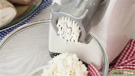 Image titled Make Garri (Cassava Flour) from Raw Cassava Step 4