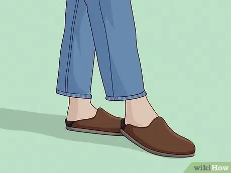 Image titled What Shoes Should You Wear with Straight Leg Jeans Step 5