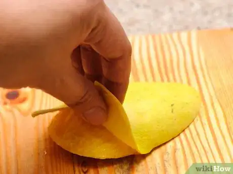 Image titled Dehydrate Mangos Step 4Bullet2