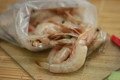 Image titled Prepare Shrimp for Cooking Step 1