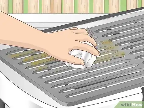 Image titled Clean Porcelain Grill Grates Step 13