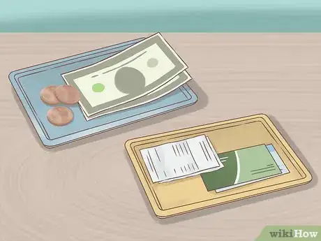 Image titled Organize a Wallet Step 2