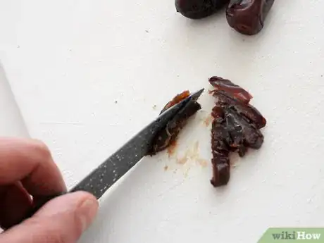 Image titled Finely Chop Dates Step 4