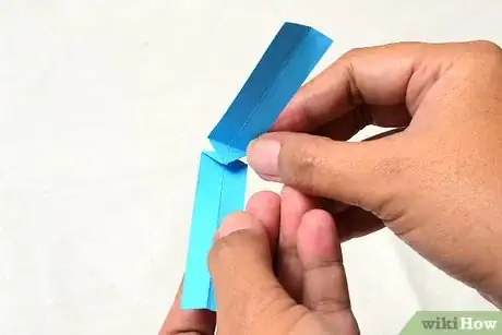 Imagen titulada Make a Ring out of Paper Step 25