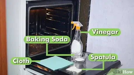 Imagen titulada Clean an Oven with Baking Soda Step 1