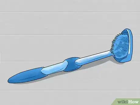 Imagen titulada Choose a Tongue Cleaner Step 2