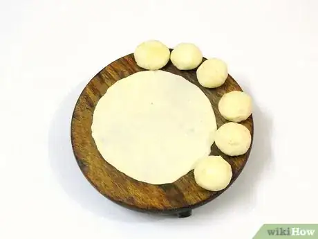 Imagen titulada Make Bhatura Step 6