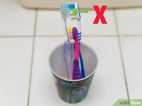 Imagen titulada Keep a Clean Toothbrush Step 5