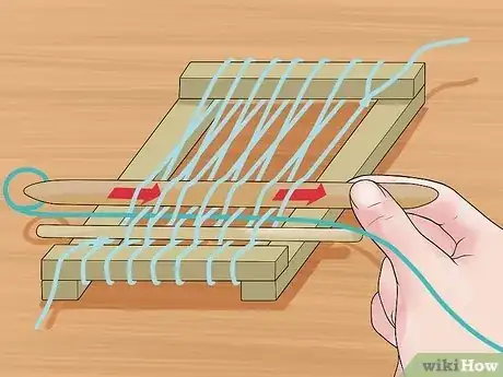 Imagen titulada Weave on a Loom Step 10