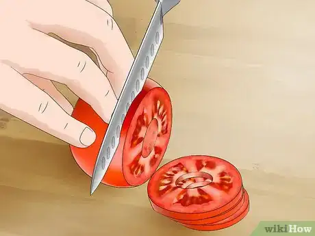 Imagen titulada Cut Tomatoes Step 5