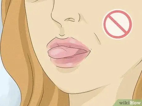 Imagen titulada Heal Lips After Biting Them Step 13