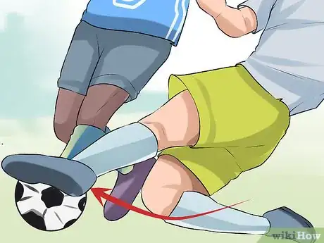 Imagen titulada Slide Tackle in Soccer Step 6