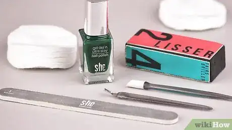 Imagen titulada Give Yourself a Manicure Step 1