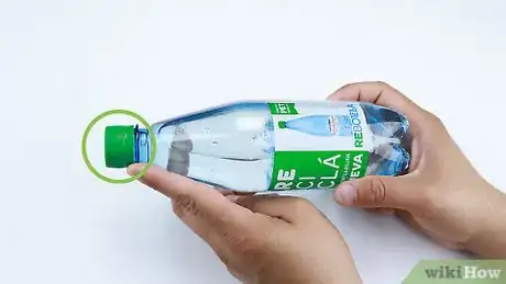 Imagen titulada Open a Bottle of Water Step 15