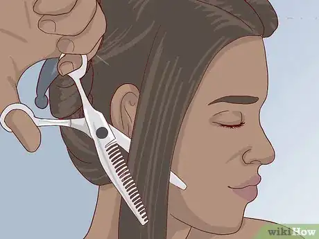 Imagen titulada Use Hair Thinning Shears Step 17