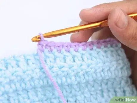 Imagen titulada Crochet a Baby Hat Step 21