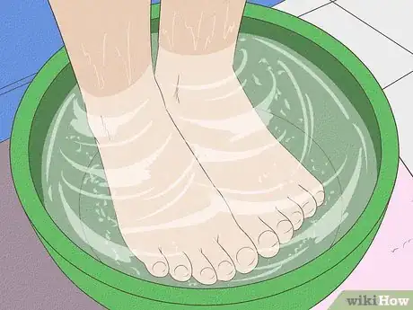 Imagen titulada Remove Dry Skin from Your Feet Using Epsom Salt Step 14