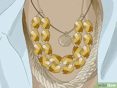 Imagen titulada Wear Statement Necklaces Step 7