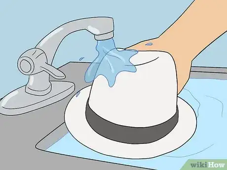 Imagen titulada Clean a White Hat Step 17