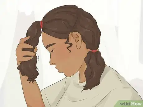 Imagen titulada Cut Curly Hair in Layers Step 9