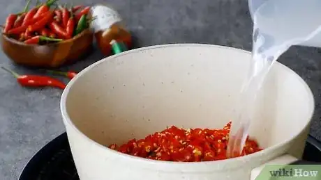 Imagen titulada Make Tabasco Sauce Step 1