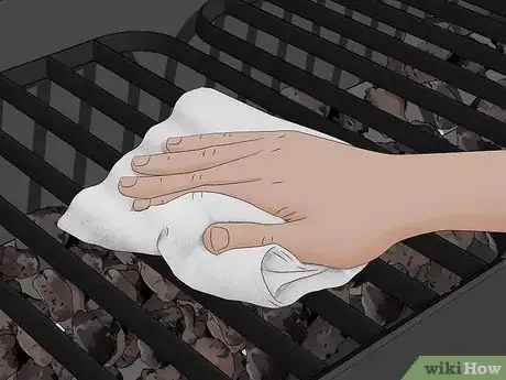 Imagen titulada Clean Your Barbecue Inside Out Step 3