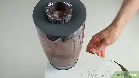 Imagen titulada Make Ice Cream in a Blender with Milk Step 12