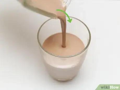 Imagen titulada Make a Chocolate Banana Milkshake Step 6