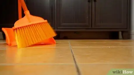 Imagen titulada Clean Tile Floors with Vinegar Step 9