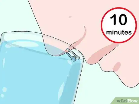 Imagen titulada Clean a Septum Piercing Step 3