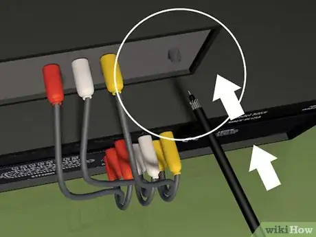 Imagen titulada Install Satellite Coax Cable in a Home Step 12