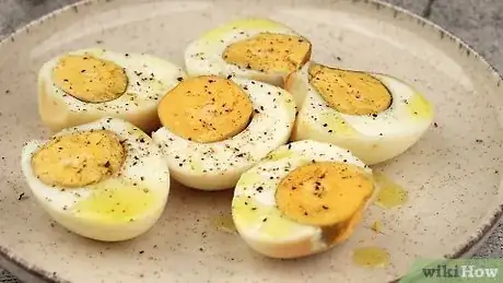 Imagen titulada Bake Eggs in Muffin Tins Step 15